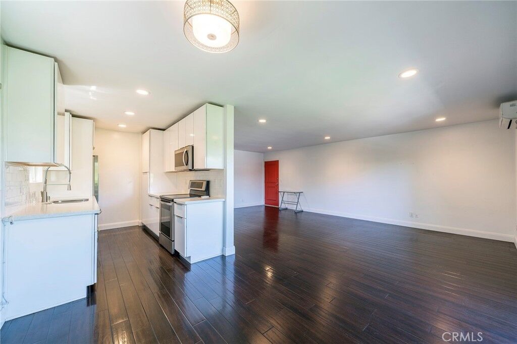 Property Photo:  1601 Veteran Avenue 301/302  CA 90024 