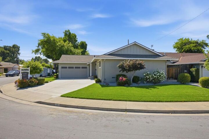 Property Photo:  181 Warwick Drive  CA 95008 