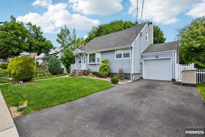 Property Photo:  412 Fenlon Boulevard  NJ 07014 