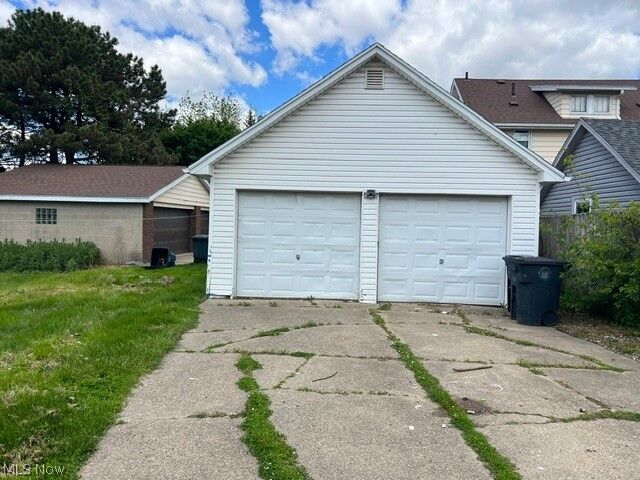 Property Photo:  481 N Firestone Boulevard  OH 44301 