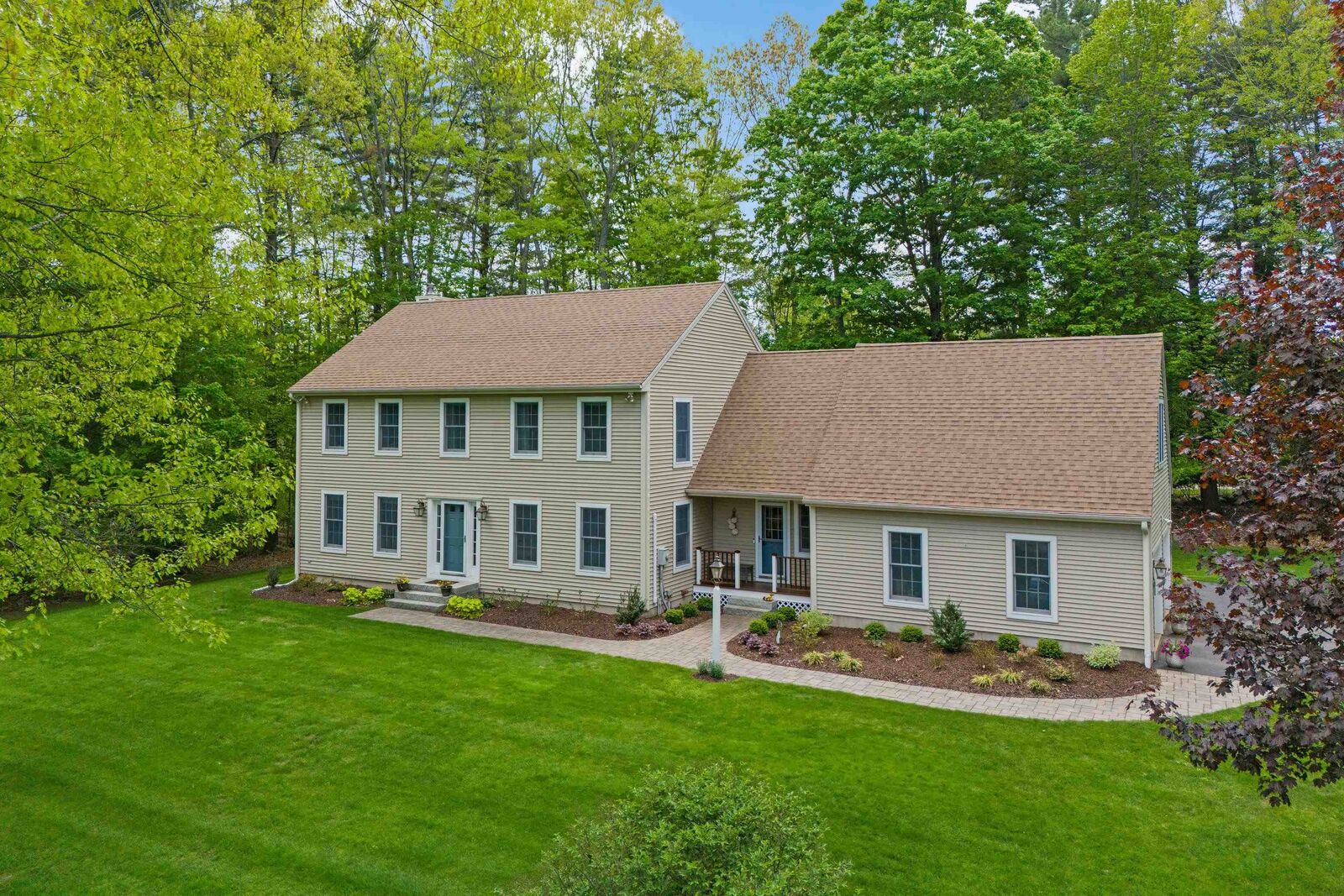 Property Photo:  38 Nantucket Place  NH 03840 
