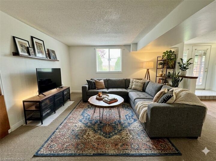 Property Photo:  202 Essex Point Drive Lower  ON N1T 1Z1 