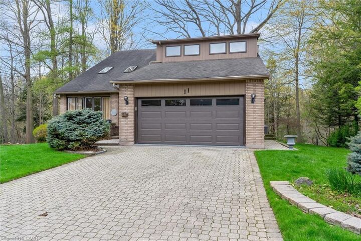Property Photo: 11 Crawford Court ON L9H 6G2