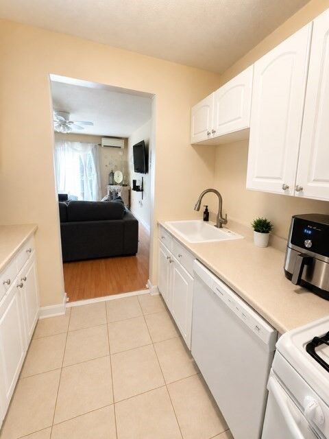 Property Photo:  31 Symonds St 20  MA 01970 