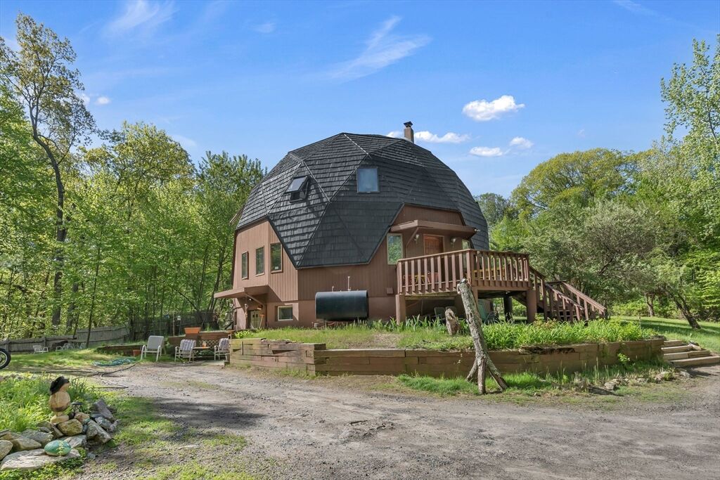 Property Photo:  243 Oak St  MA 01746 