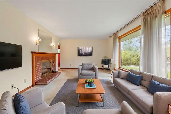 Property Photo:  614 Parker St  MA 01440 