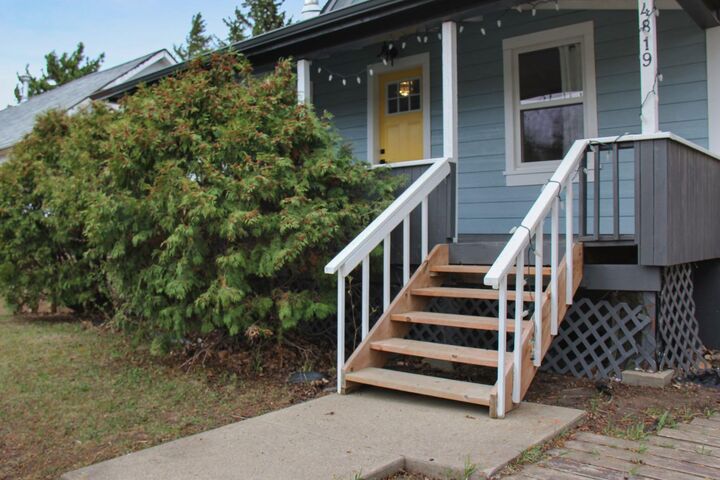 Property Photo:  4819 50 Street  AB T0B 0B9 