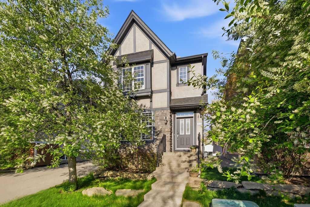 Property Photo:  122 Ypres Green SW  AB T2T 6M1 