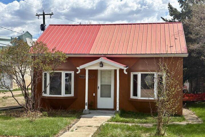 Property Photo: 4923 52 Street AB T0B 2G0