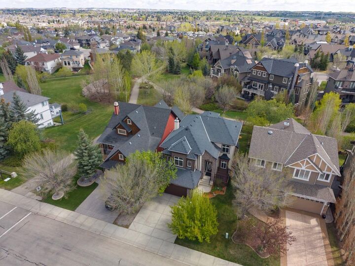 Property Photo:  957 Coopers Drive SW  AB T4B 2Z4 