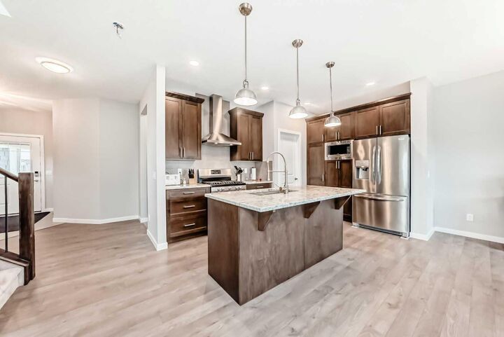 Property Photo:  151 Sundown Way  AB T4C 0H4 