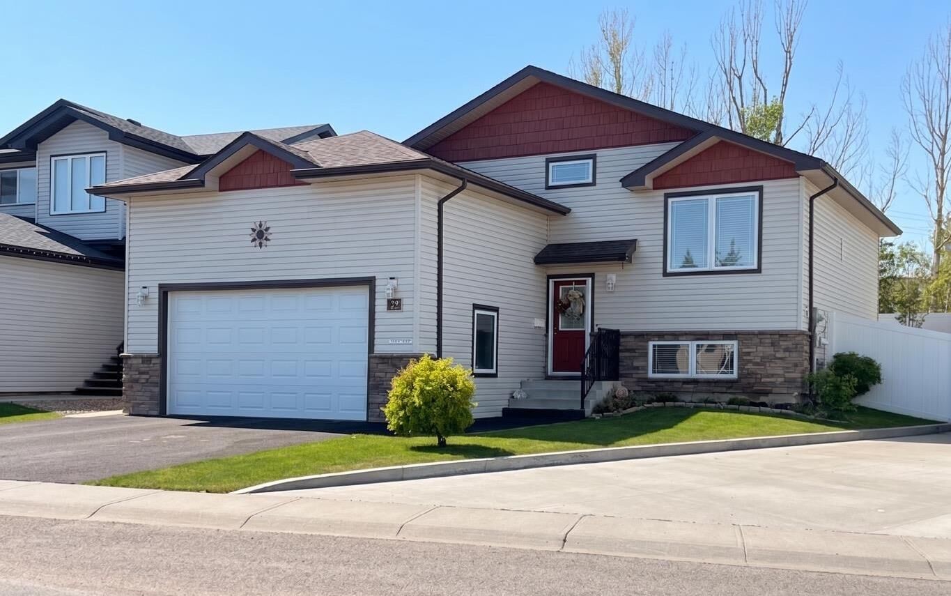 Property Photo:  39 Greenwood Court SW  AB T1A 7X7 