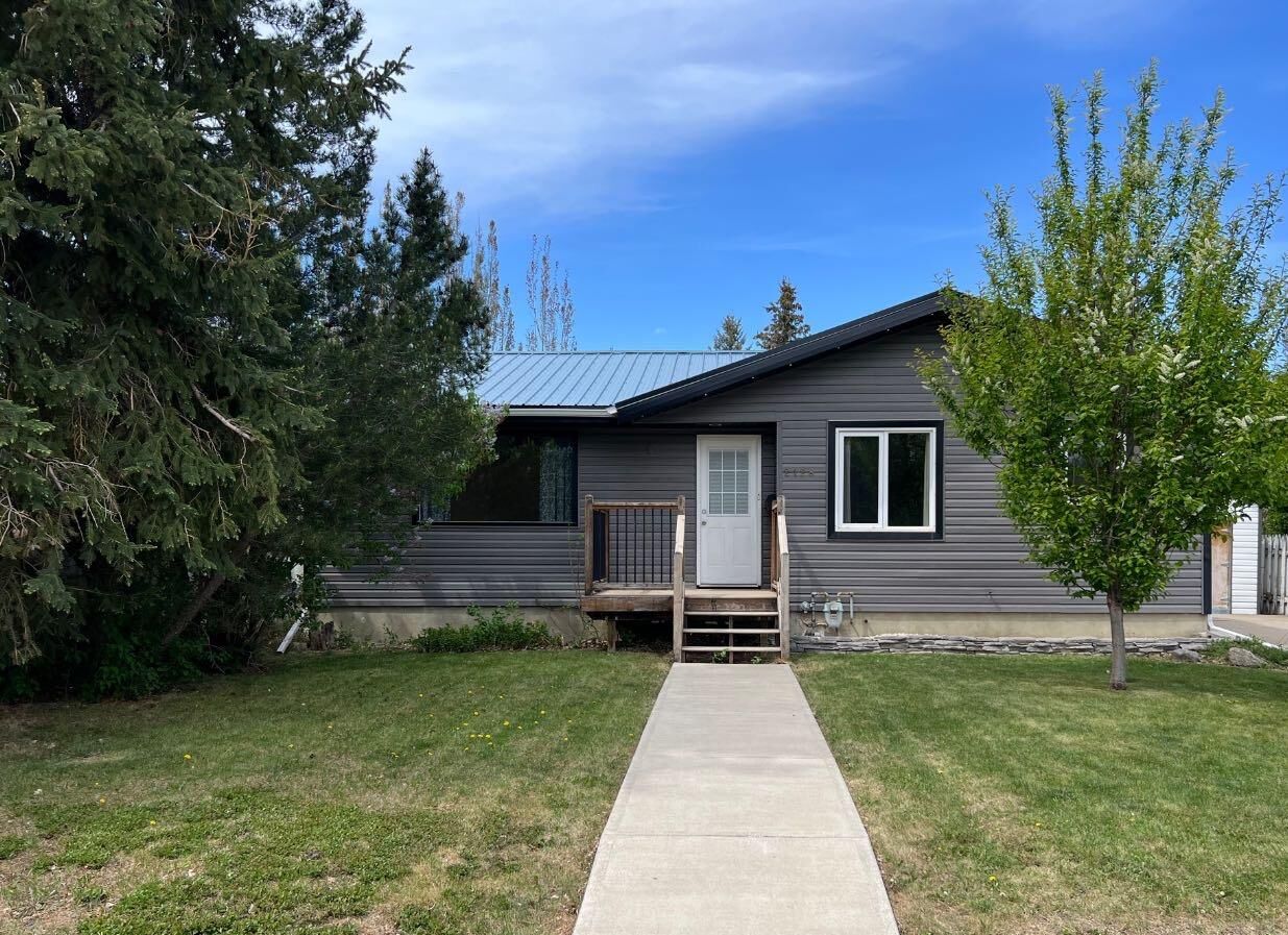 Property Photo:  2128 24 Street  AB T1M 1J3 
