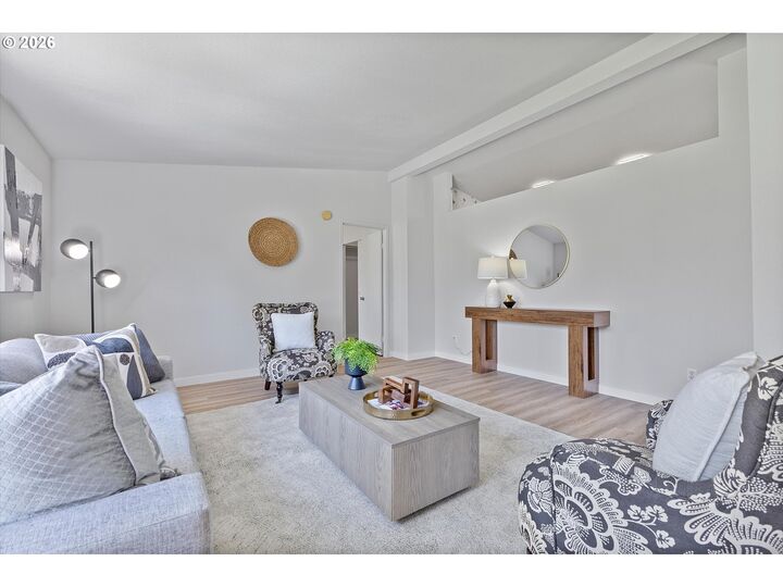 Property Photo:  3231 NE Holland Ct  OR 97211 