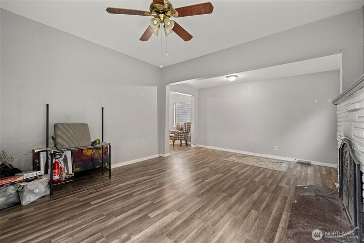 Property Photo:  824  Borseth Street  WA 98284 