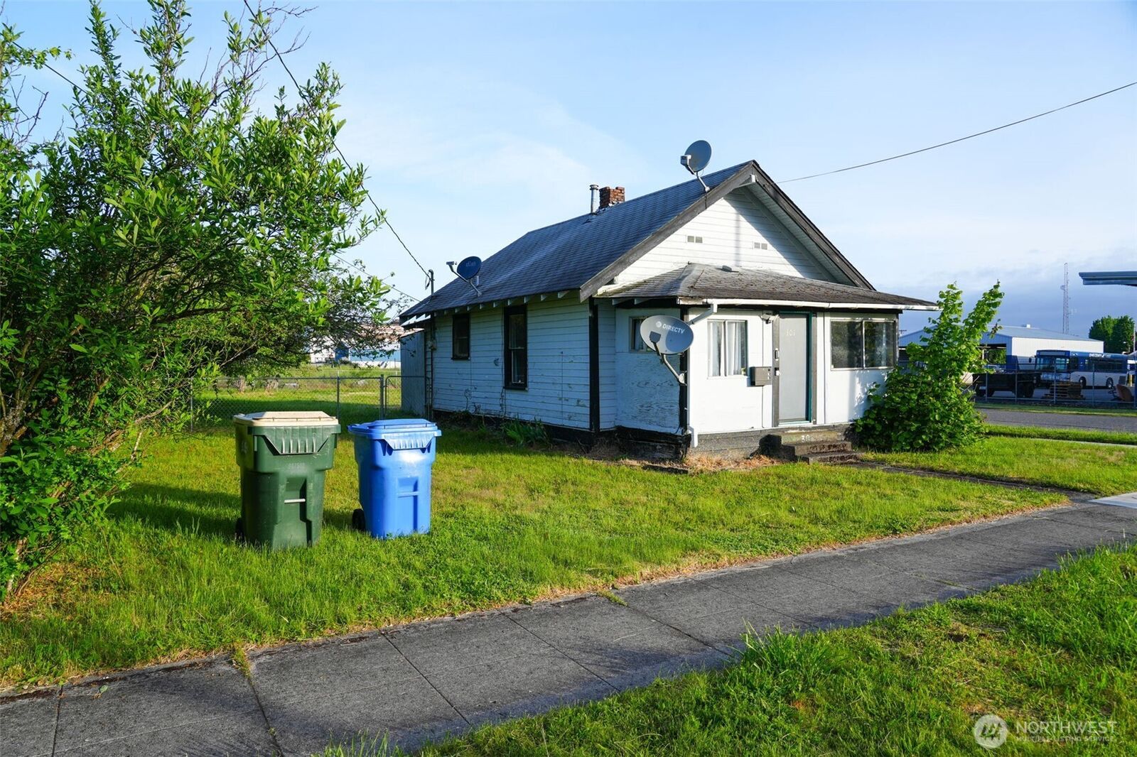 Property Photo:  301 S Gold Street  WA 98531 