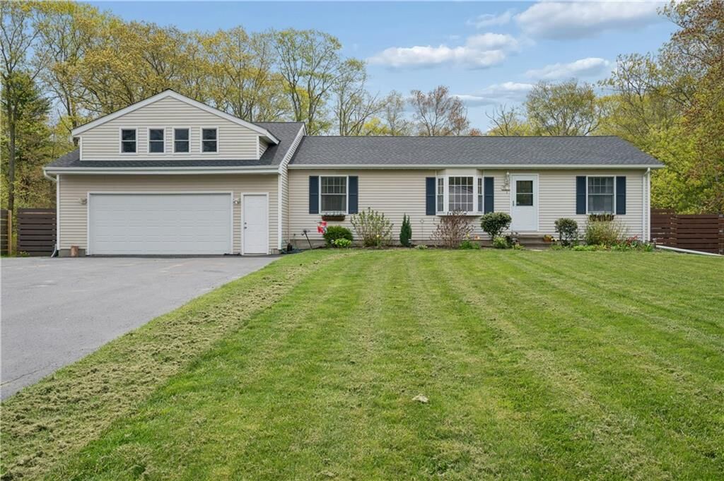 Property Photo:  20 Oak Hill Drive  RI 02822 