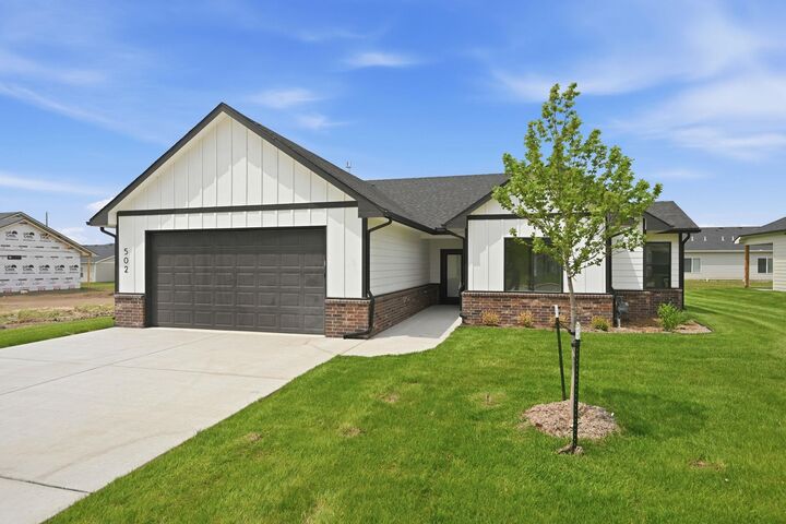 Property Photo:  502 E Elmwood St  KS 67147-1123 