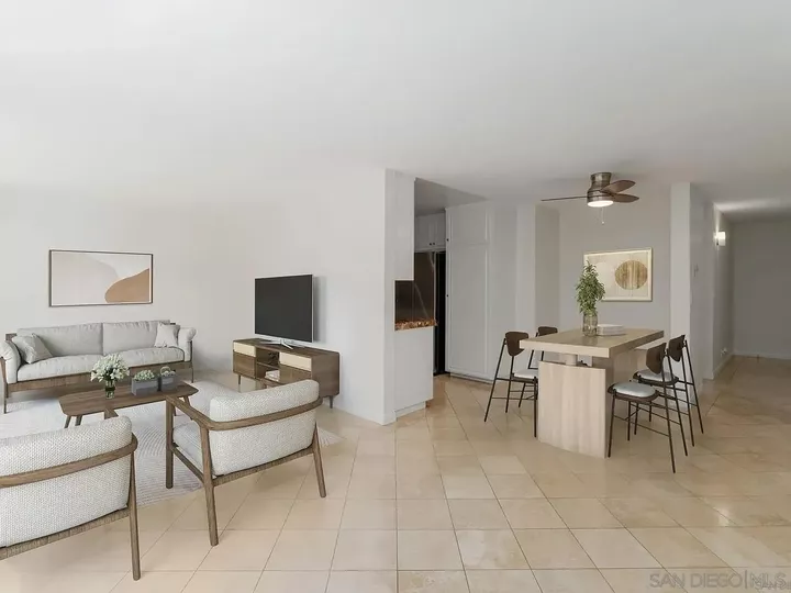 Property Photo: 7811 Eads Ave 206 CA 92037