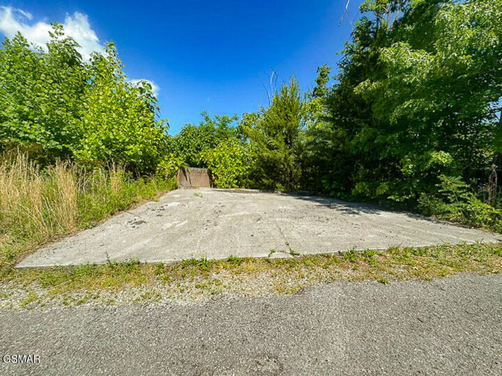 Property Photo:  639 Pinecrest Drive  TN 37738 