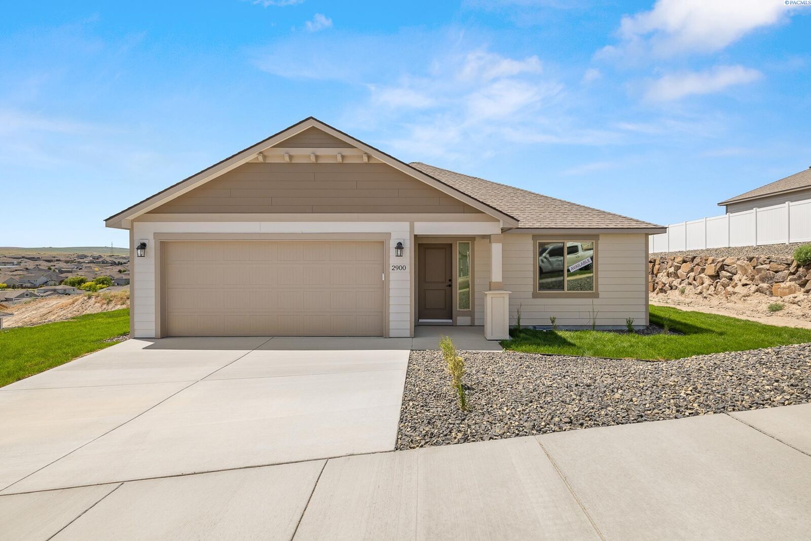 Property Photo:  2900 S Penn St  WA 99338 