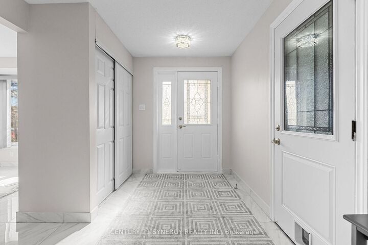 Property Photo: 1728 Teakdale Avenue ON K1C 6M7