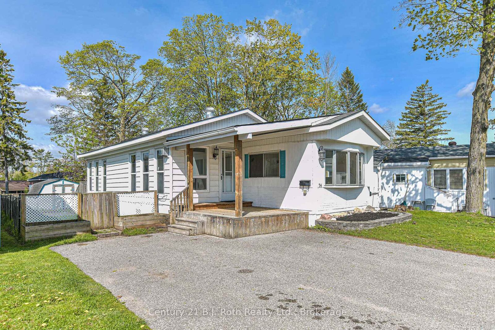 Property Photo:  580 West Street S 74  ON L3V 6L8 