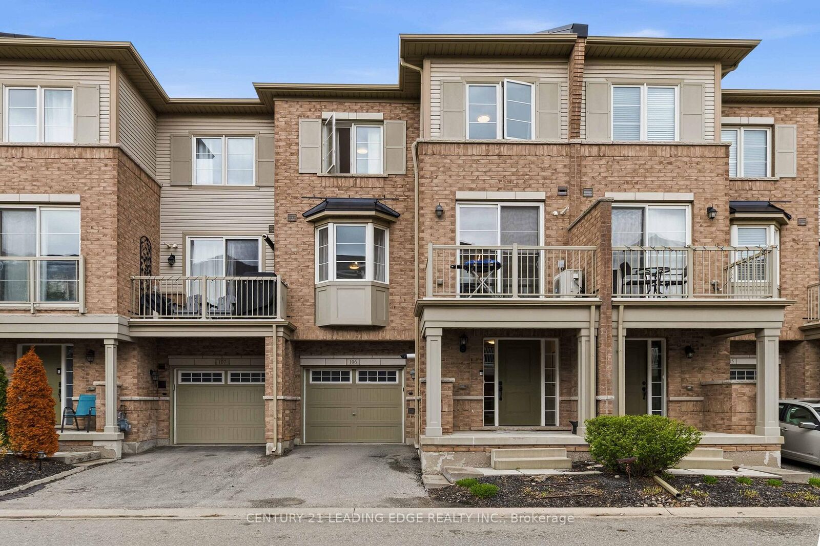 Property Photo:  165 Hampshire Way 106  ON L9T 8M7 