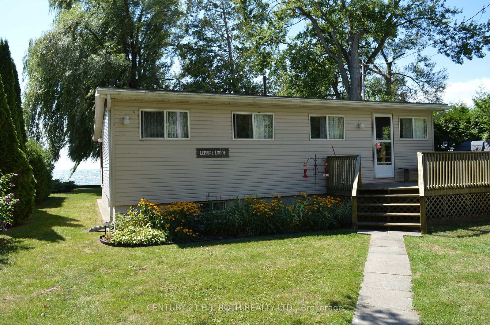 Property Photo:  2592 Lakeshore Drive  ON L0K 1B0 