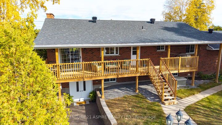 Property Photo: 75 Pembroke Street ON K0J 1K0