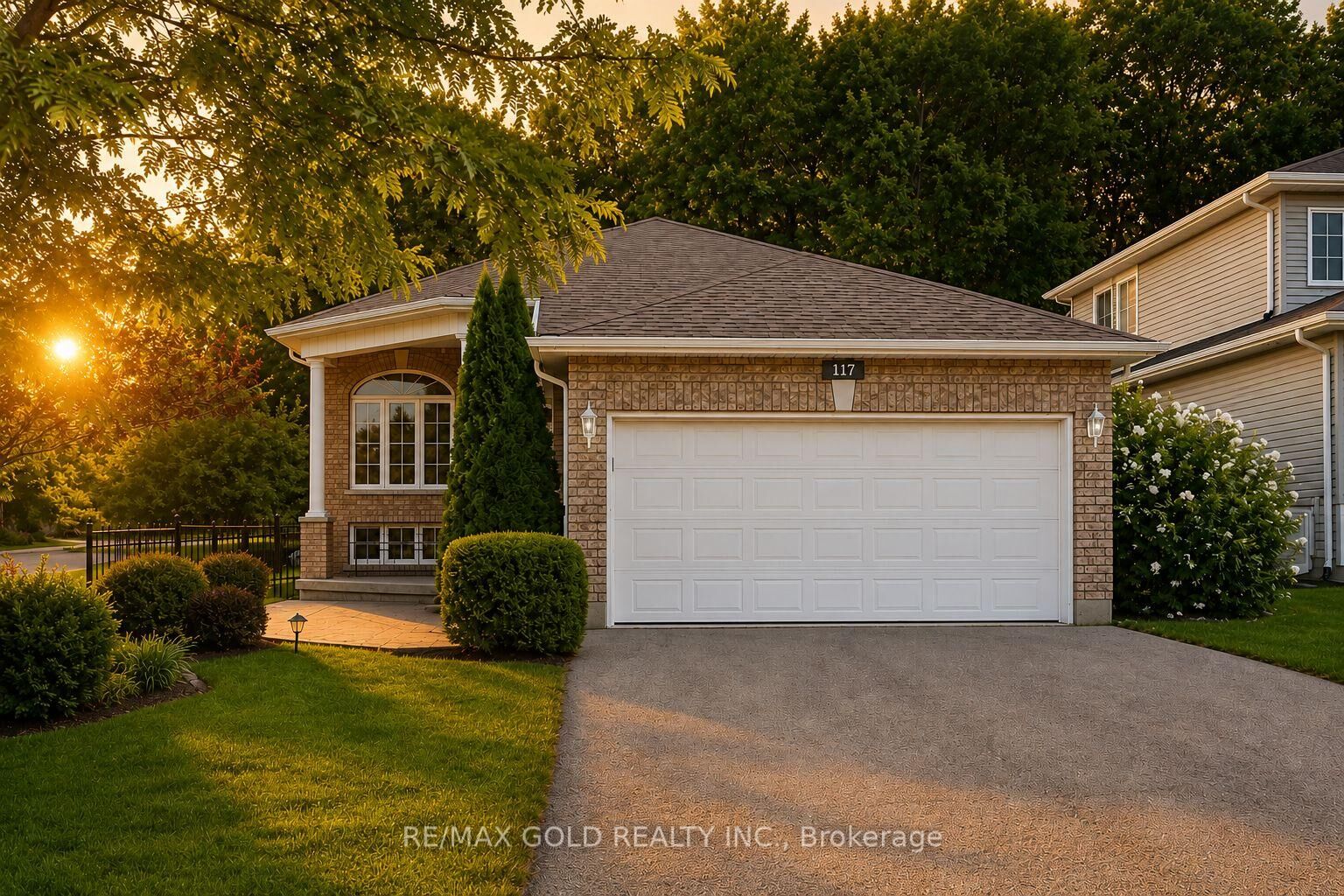 Property Photo: 117 Wawinet Street ON L4R 5A9