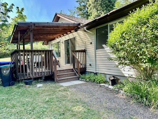 Property Photo:  1825 Lackehaven Dr  BC V0R 1X6 