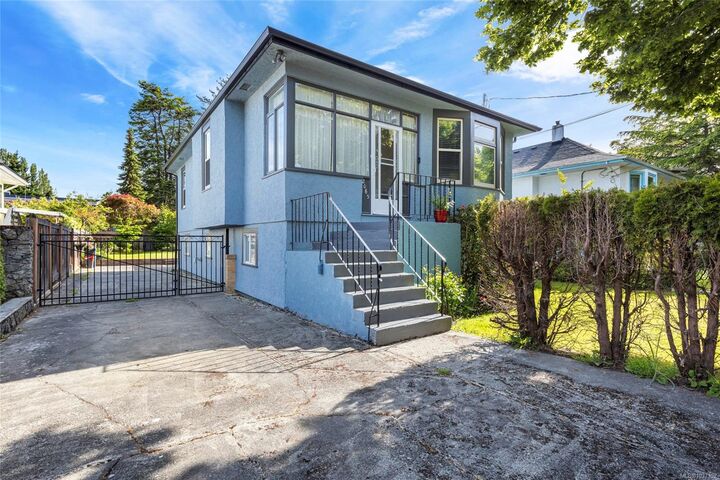 Property Photo:  2065 Goldsmith St  BC V8R 1T5 