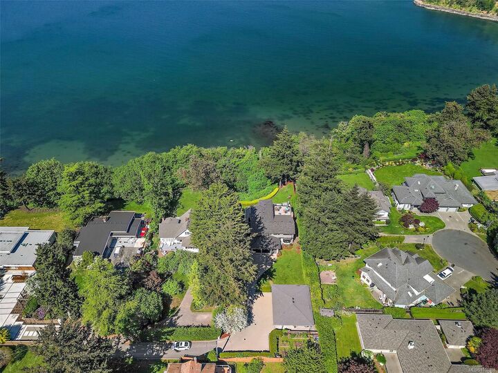 Property Photo:  4561 Bissenden Pl  BC V8N 3K5 