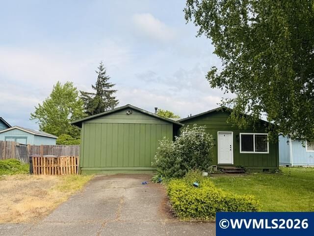 Property Photo:  2773 S 10th St  OR 97355 