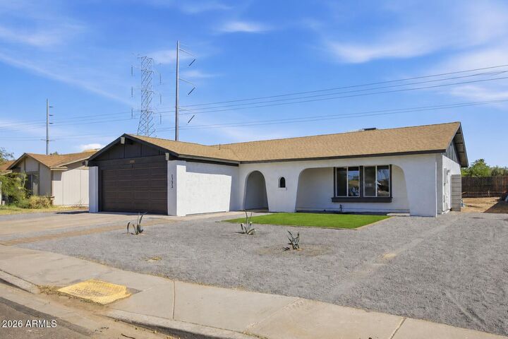 Property Photo: 1733 W Peralta Avenue AZ 85202