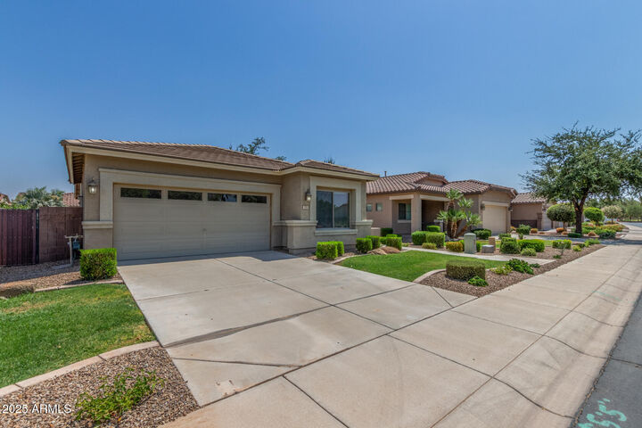 Property Photo:  374 W Lyle Avenue  AZ 85140 