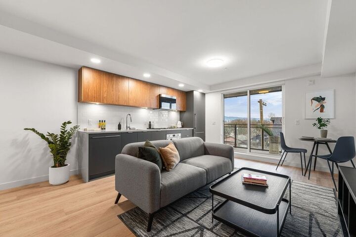 2419 Grant Street 311 — photo 1