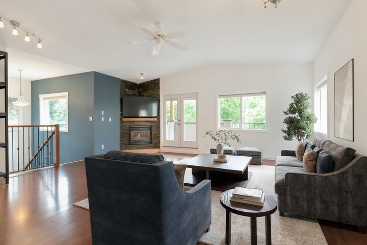 Property Photo: 34028 Walnut Avenue BC V2S 2S5