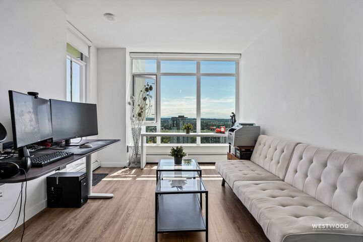 Property Photo: 13350 Central Avenue 3510 BC V3T 0S1