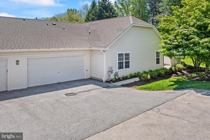 Property Photo: 147 Village Way PA 19460