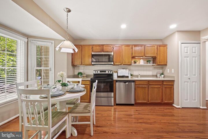 Property Photo: 3304 Shearwater Court VA 22192