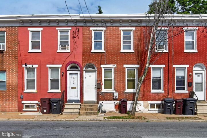 Property Photo: 835 N Spruce Street DE 19801