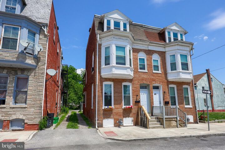 Property Photo:  141 S West Street  PA 17401 