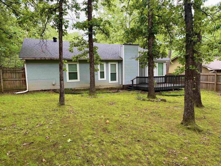 Property Photo:  4 Red Oak Place  AR 72113 