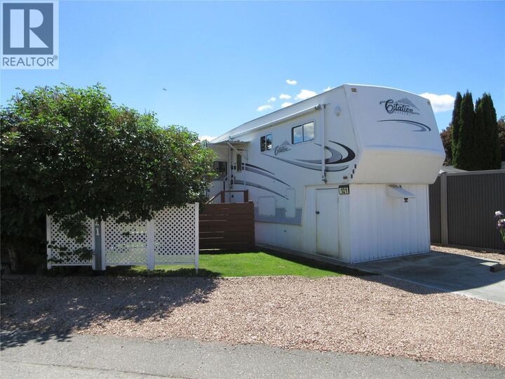 Property Photo:  415 Commonwealth Road 121  BC V4V 1P4 