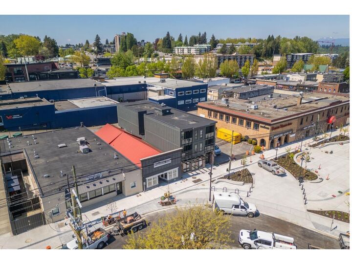 Property Photo:  2549 Montvue Avenue  BC V2S 3V2 