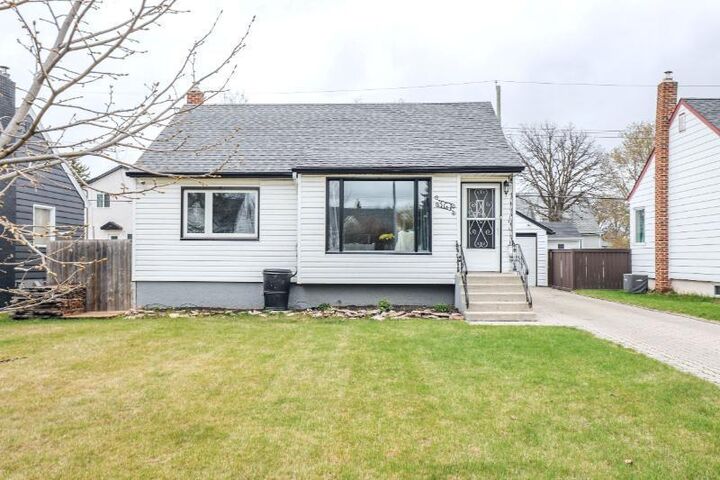 Property Photo:  361 Sackville Street  MB R3J 1Z9 