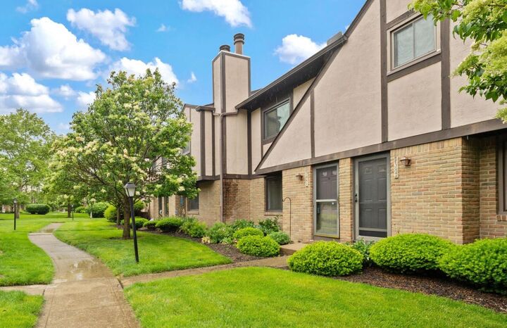 Property Photo: 5385 Shannon Lane OH 43235
