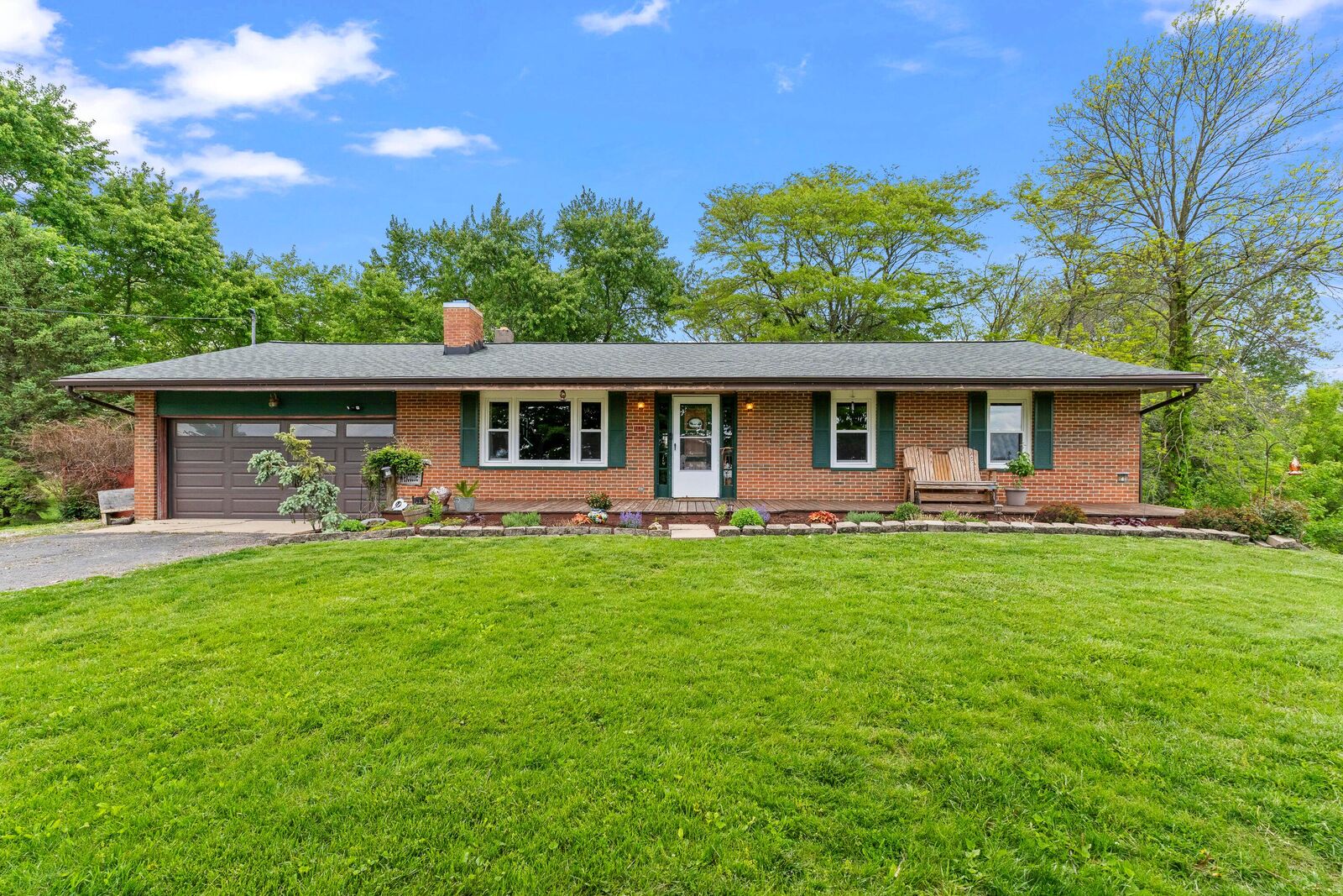 Property Photo:  1448 Old Xenia SE Road  OH 43140 